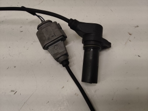AUDI A4 B7 (2004–2008) Crankshaft position sensor 038907319 - 2