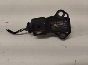 AUDI A4 B7 (2004–2008) Ansaugluftdrucksensor 038906051 - 2