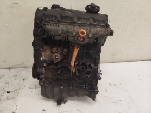 AUDI A4 B7 (2004–2008) Motor BKE010636 - 3