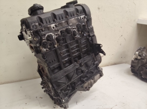 AUDI A4 B7 (2004–2008) Motor BKE010636 - 4