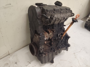 AUDI A4 B7 (2004–2008) Motor BKE010636 - 5