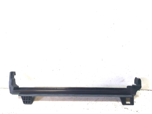 Mercedes Benz C-Class 204 (2007–2014) Jahutusradiaatori kinnitus 0477902914 - 2