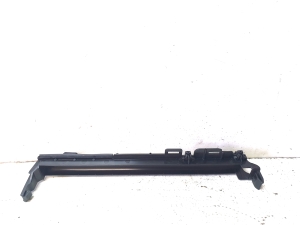 Mercedes Benz C-Class 204 (2007–2014) Jahutusradiaatori kinnitus 0477902914 - 3