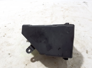   Fuse box housing under the hood  - 284B96US0A 