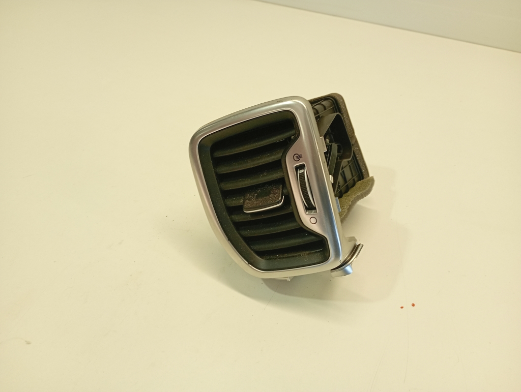 Kia Sportage (2010–2016) Dashboard air vent grilles 97480