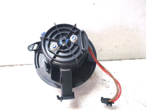 Mercedes Benz C-Class 204 (2007–2014) Salongi puhuri mootor 9409653 - 6
