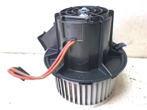Mercedes Benz C-Class 204 (2007–2014) Salongi puhuri mootor 9409653 - 7