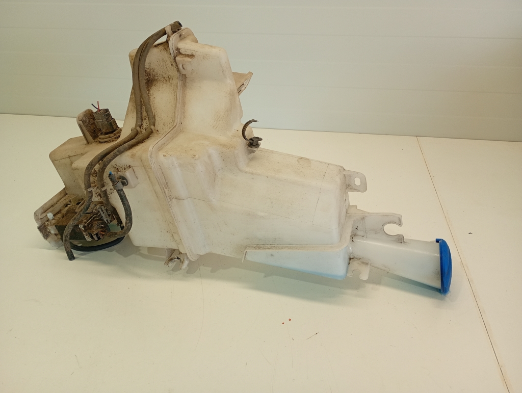 Kia Sportage (2010–2016) Front washer fluid reservoir 98610 Kia Sportage (2010–2016) Front washer fluid reservoir 98610