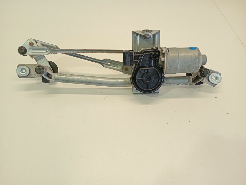 Kia Sportage (2010–2016) Windshield wiper mechanism 98100