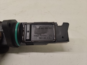 AUDI A4 B7 (2004–2008) Mass air flow sensor F00C2G2055 - 3