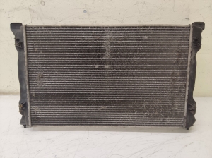 AUDI A4 B7 (2004–2008) Cooling radiator 8E0121251 - 2