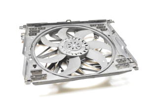 BMW 5 SERIES F10 (2010–2017) Dzesēšanas ventilators un tā daļas 17428509740 - 2