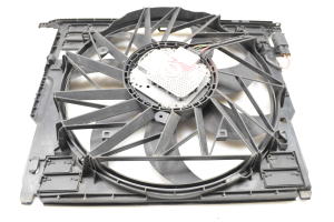 BMW 5 SERIES F10 (2010–2017) Dzesēšanas ventilators un tā daļas 17428509740 - 5