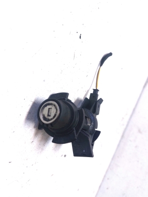 Mercedes Benz C-Class 204 (2007–2014) Trunk lid lock cylinder A2047500261 - 3