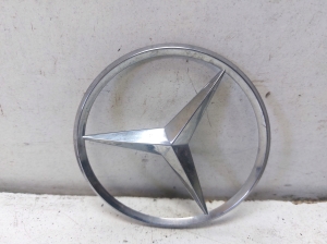 Mercedes Benz C-Class 204 (2007–2014) Emblem A2047580058 - 4