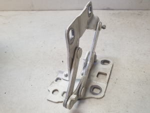Hood hinge - A1668800128