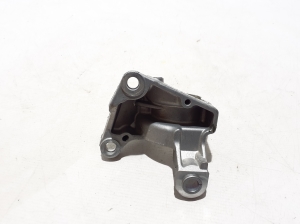 RENAULT Austral (2022–2026) Front drive shaft bracket 397744115R - 2