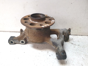 Mercedes Benz C-Class 204 (2007–2014) Front wheel hub - 2