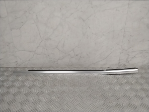 Front door outer window molding - A2477355901