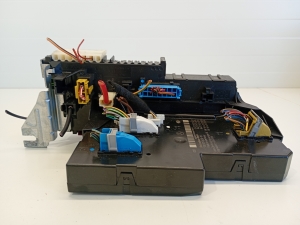 Mercedes Benz E-Class W207 (2009–2017) Fuse box in the trunk A2129005401 - 5