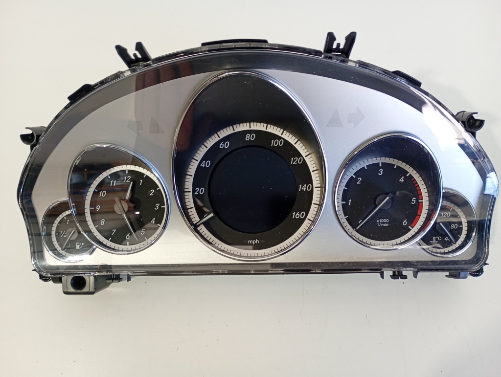 Mercedes Benz E-Class W207 (2009–2017) Instrument cluster A2129004313 Mercedes Benz E-Class W207 (2009–2017) Instrument cluster A2129004313