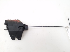 Trunk lid lock