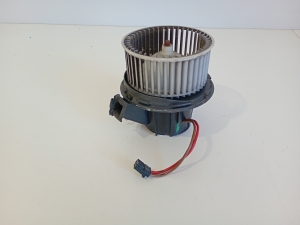 Mercedes Benz E-Class W207 (2009–2017) Salongi puhuri mootor V7825001 - 5