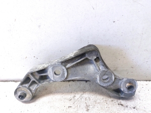Mercedes Benz C-Class 204 (2007–2014) Engine bracket A2720140295 - 2