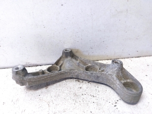 Mercedes Benz C-Class 204 (2007–2014) Engine bracket A2720140295 - 3
