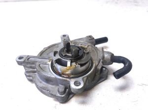 Mercedes Benz C-Class 204 (2007–2014) Vaakumpump A2722300565 - 2