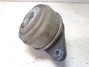 Mercedes Benz C-Class 204 (2007–2014) Mootoripadi A2042401517 - 3
