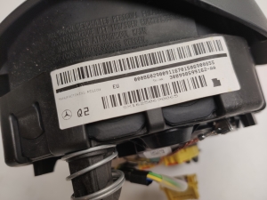 Mercedes Benz C-Class 205 (2014–2021) Rooli turvapadi A0008602900 - 3