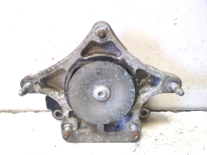 Mercedes Benz C-Class 204 (2007–2014) Getriebehalter A2042400618 - 3