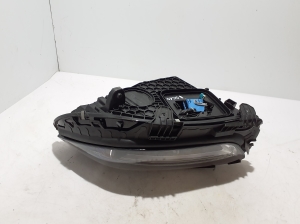 Mercedes Benz C-Class 206 (2021–2026) Esituli A2069062903 - 3