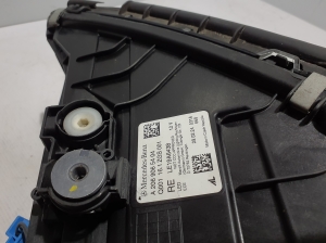 Mercedes Benz C-Class 206 (2021–2026) Esituli A2069065404 - 2