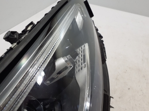Mercedes Benz C-Class 206 (2021–2026) Esituli A2069065404 - 3
