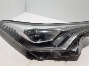 TOYOTA CHR (2016–2026) Scheinwerfer vorne 81110F4170 - 4