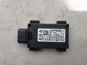 Aklās zonas radars Distronic - 284N03389R