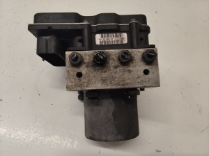 AUDI A4 B7 (2004–2008) ABS unit 8E0910517B018 - 2