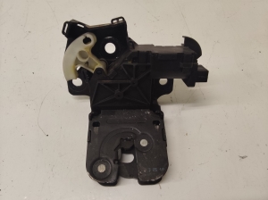 AUDI A4 B7 (2004–2008) Trunk lid lock 8P4827505 - 3