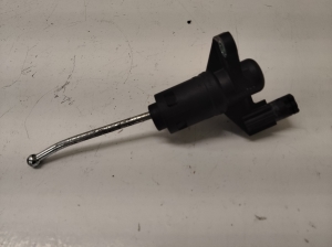 Clutch slave cylinder - 8E1823533B