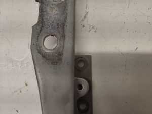 AUDI A4 B7 (2004–2008) Hood hinge 8E0823302 - 3