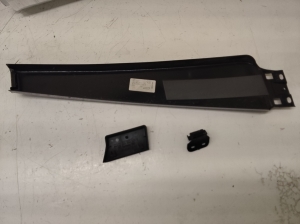 AUDI A4 B7 (2004–2008) Keskmise piilari välimine ilupaneel 8E0853290 - 3