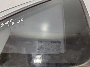 VOLVO S90 (2016–2026) Rear quarter glass 31385505 - 3