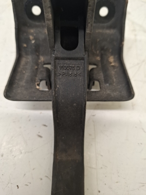RENAULT Megane II (2002–2009) Hood release handle on the hood 110075D - 3