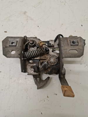 VOLVO V50 (2004–2012) Hood latch 30716530 - 2