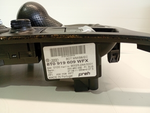 AUDI Q5 (2008–2017) Salongi konsooli muu osa 8T0919609 - 3
