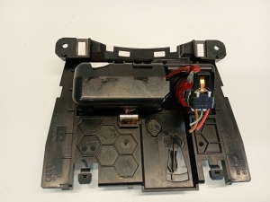 AUDI Q5 (2008–2017) Cendrier avant 8K0857951 - 4