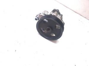 Mercedes Benz C-Class 204 (2007–2014) Servopumpe - 4