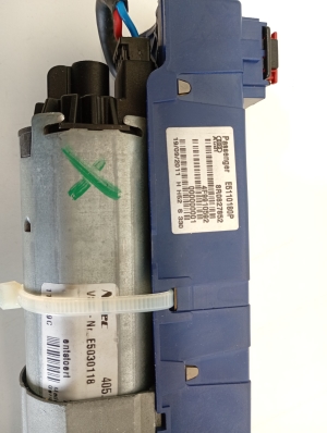 AUDI Q5 (2008–2017) Trunk lid soft-close actuator 8R0827852 - 2